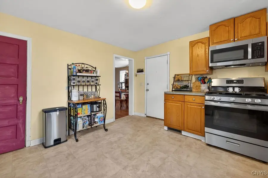 108 Upton Street, East Syracuse, NY 13057 - Image #3