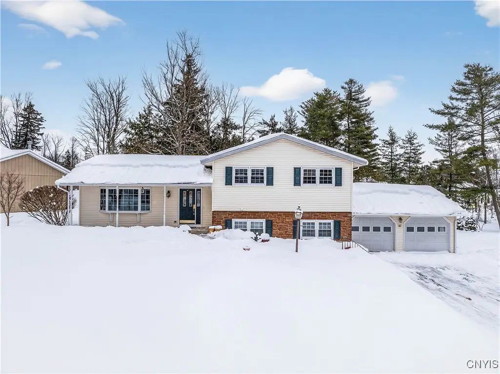 27 Chateau Drive, Whitesboro, NY 13492 - Image #1
