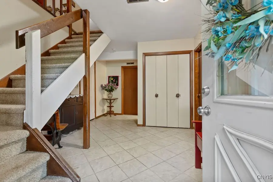 8742 Tallwood Ridge, Baldwinsville, NY 13027 - Image #2