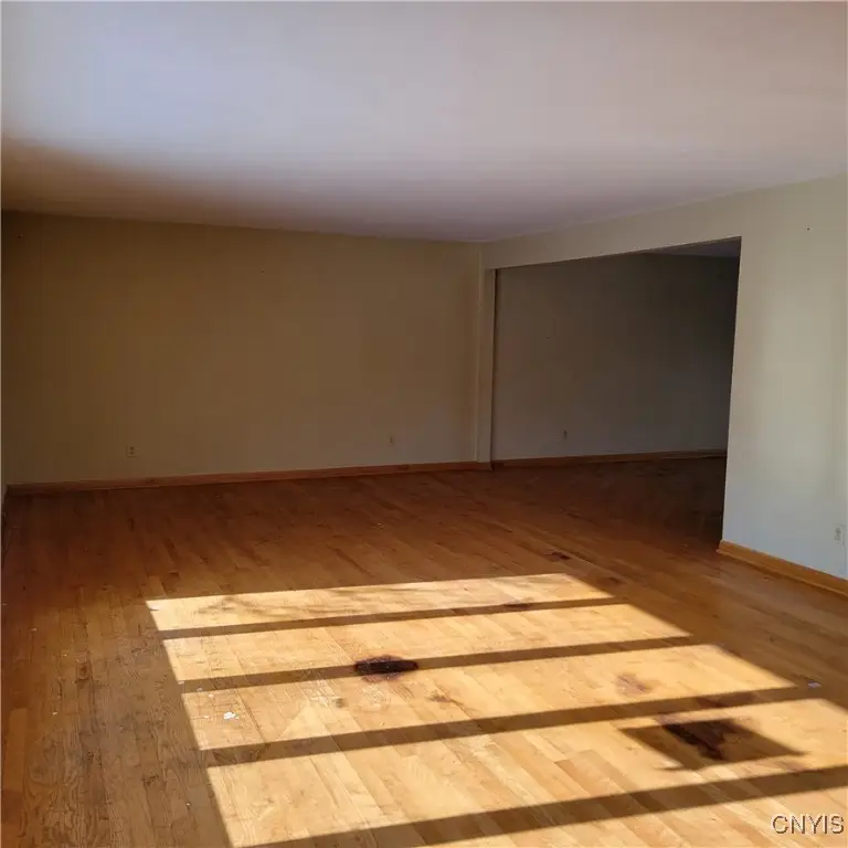 106 Victoria Park Drive, Liverpool, NY 13088 - Image #3