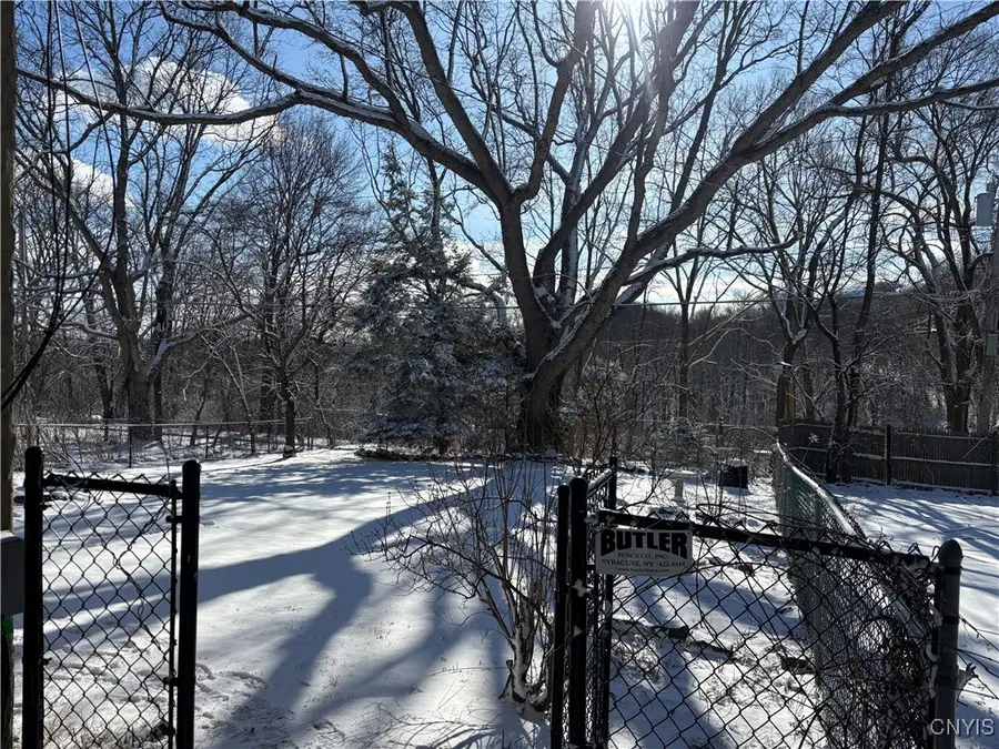 330 Berkeley Drive, Syracuse, NY 13210 - Image #3