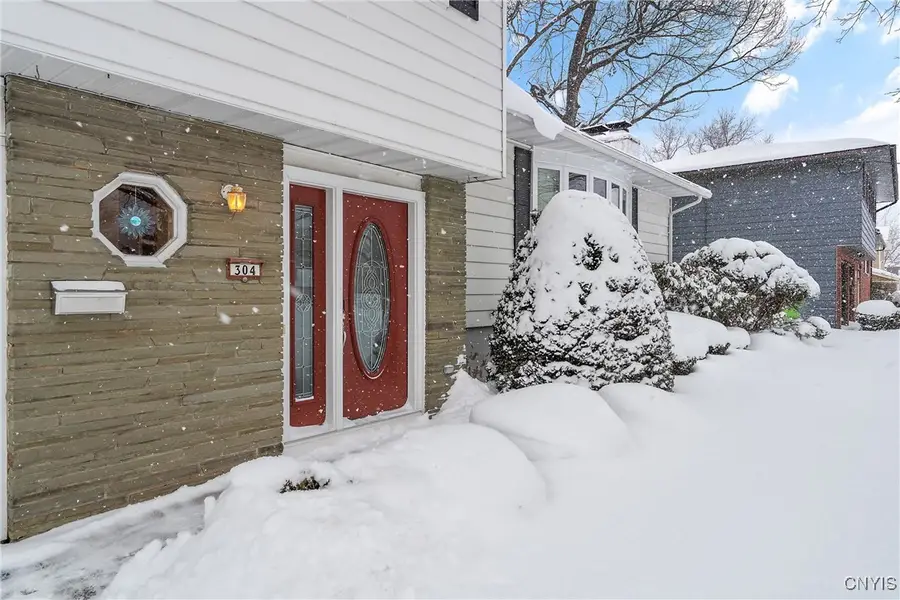 304 Colony Park Drive, Liverpool, NY 13088 - Image #3