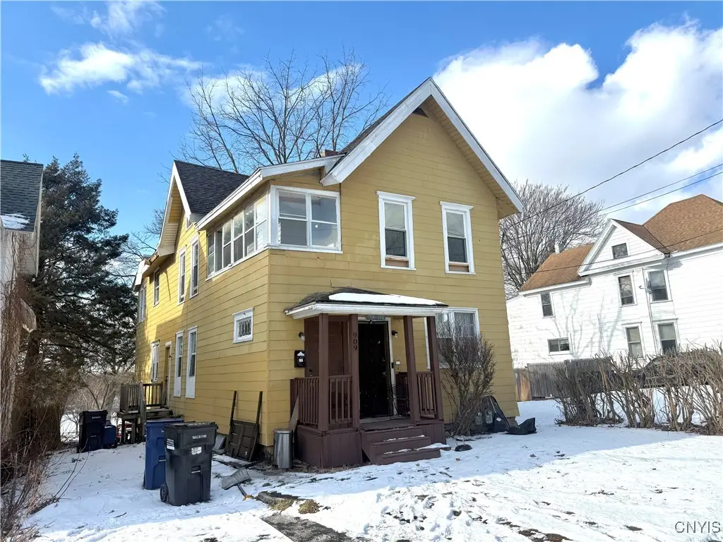 909 Oak Street, Syracuse, NY 13203 - Image #1