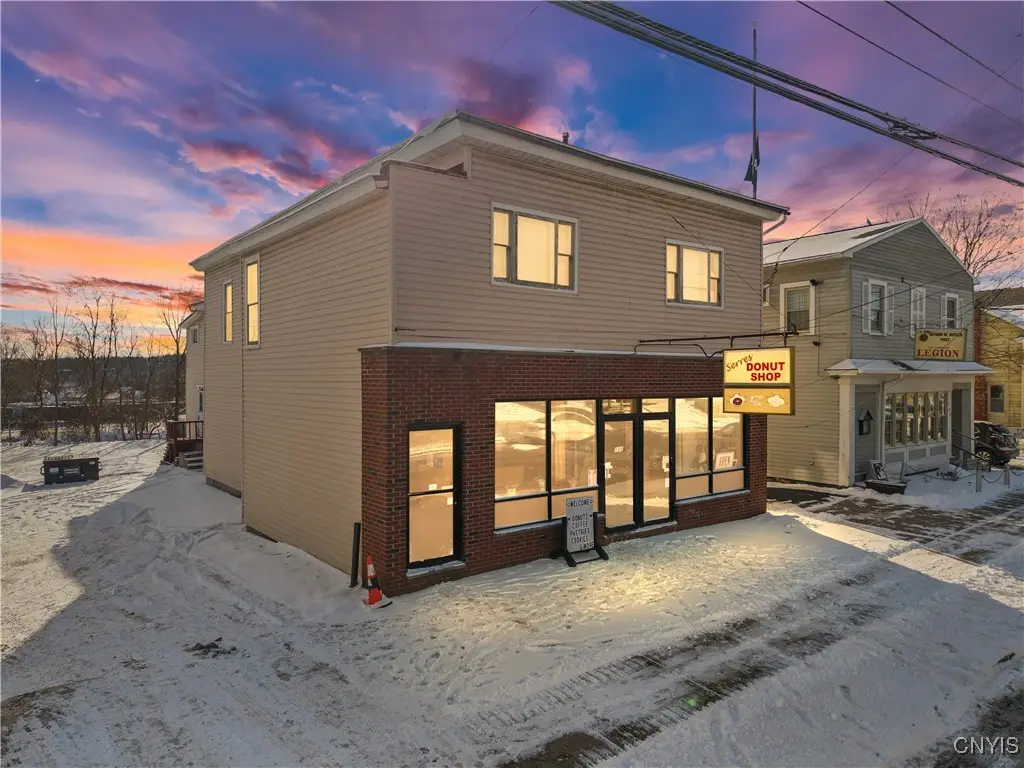 135 W Manlius Street, East Syracuse, NY 13057 - Image #1