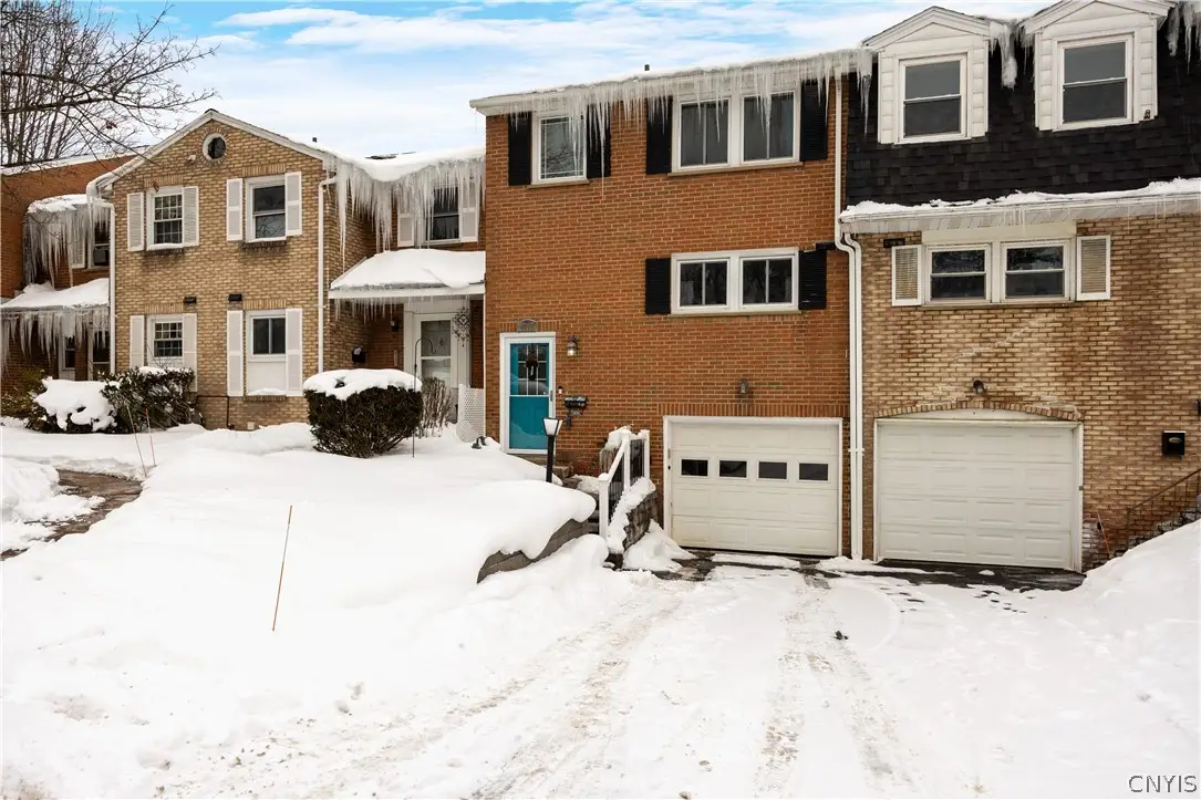 4315 Candlelight Lane, Liverpool, NY 13090 - #1