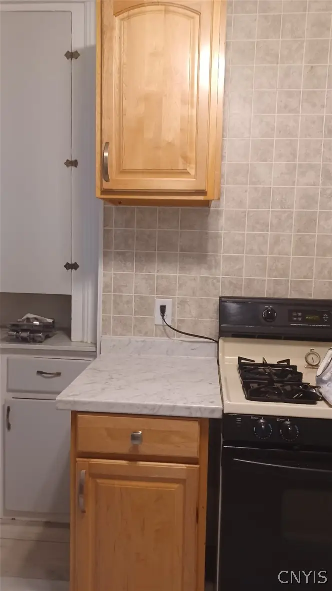 12 Genesee Place, Auburn, NY 13021 - #3