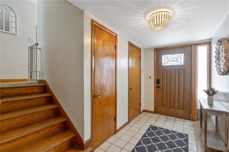 110 Longwood Drive, Liverpool, NY 13088 - #3