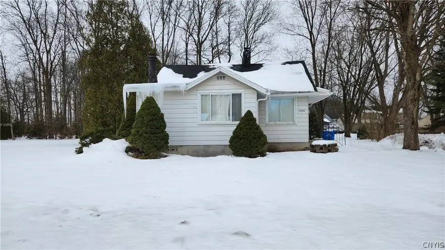 6382 Lakeshore Road, Cicero, NY 13039 - #2