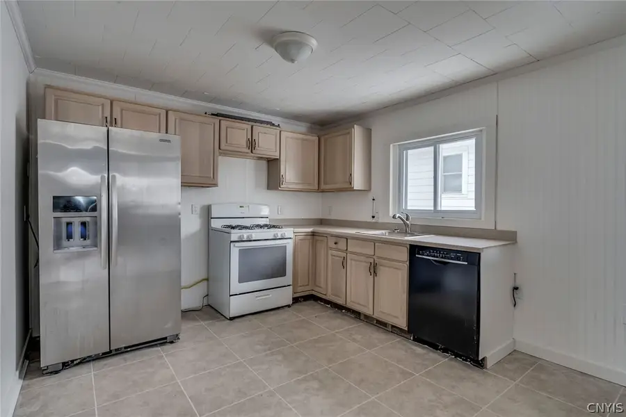 243 E 2nd Street, Oswego, NY 13126 - #3