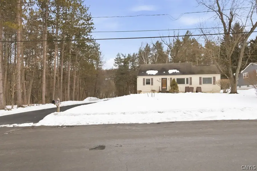 205 Broadmoor Drive, Camillus, NY 13031 - #2