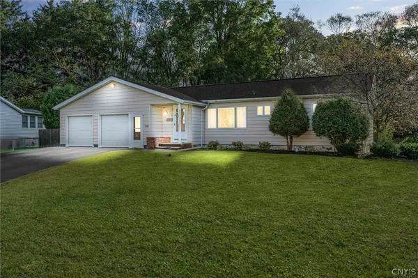 7388 Palmcrest Road, Syracuse, NY 13212