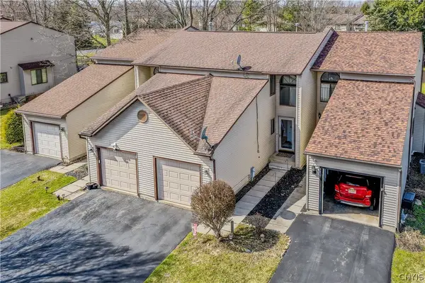 8435 Bubbling Springs Drive, Baldwinsville, NY 13027