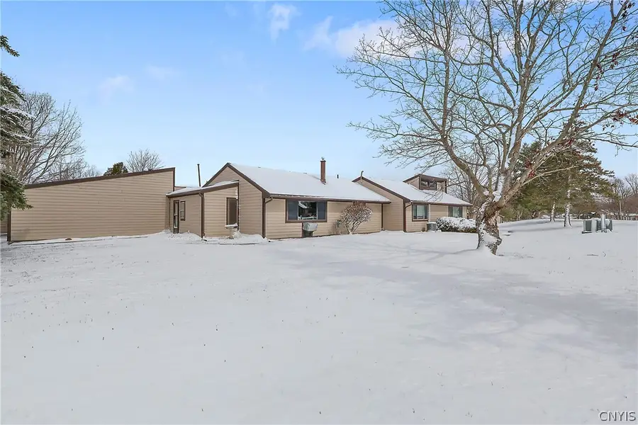 739 Village Boulevard S, Baldwinsville, NY 13027 - #2