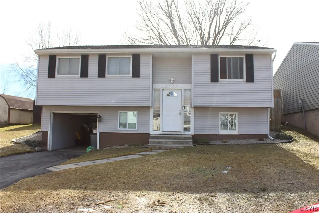 4195 Burningtree Road, Liverpool, NY 13090 - #1