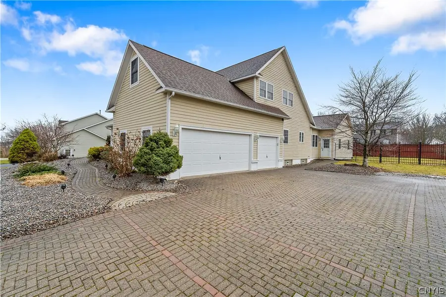 7541 Plum Hollow Circle, Liverpool, NY 13090 - #2