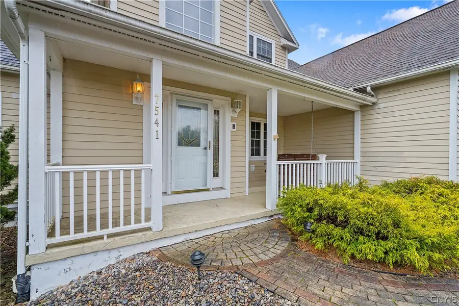 7541 Plum Hollow Circle, Liverpool, NY 13090 - #3