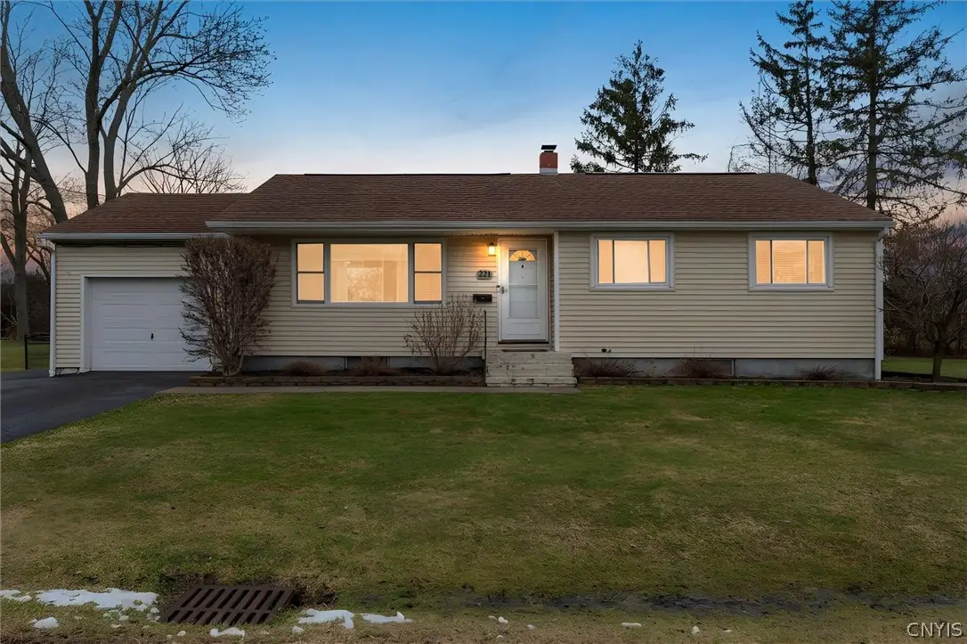 221 7th Street, Liverpool, NY 13088 - #1