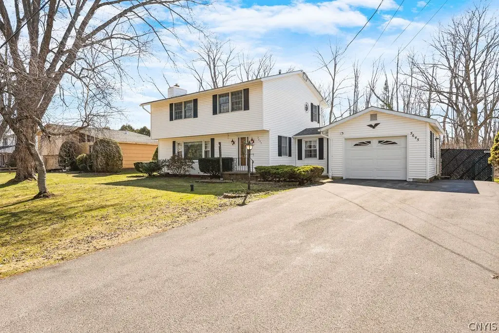 5645 Stevens Drive S, Cicero, NY 13039 - #1