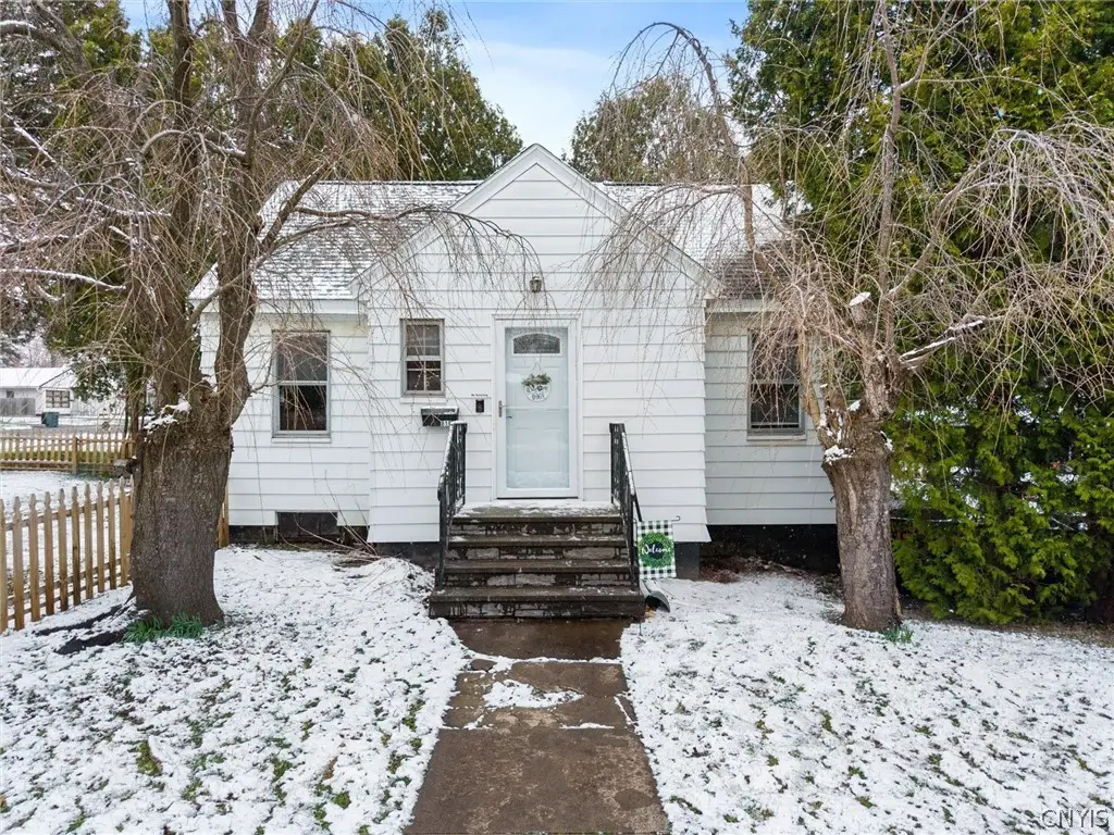 810 Tulip Street, Liverpool, NY 13088 - #1