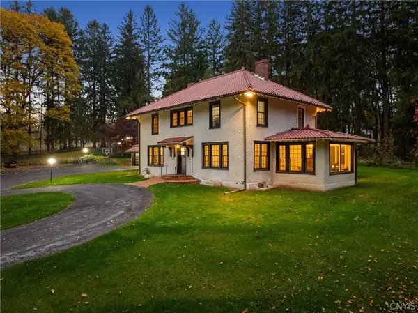 28 Jordan Road, New Hartford, NY 13413