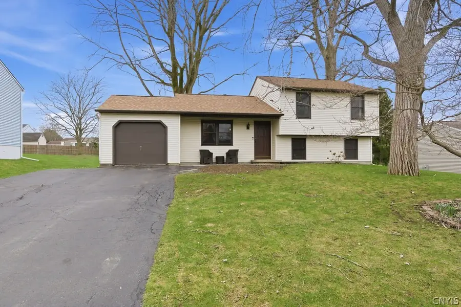 8442 Transit Lane, Baldwinsville, NY 13027 - #2