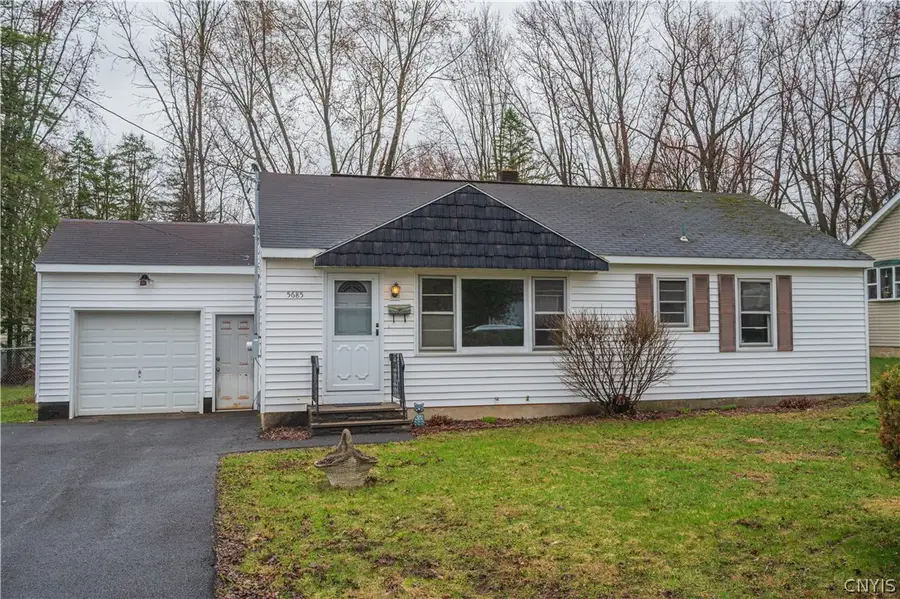 5685 Mapleton Drive, Utica, NY 13502 - #2