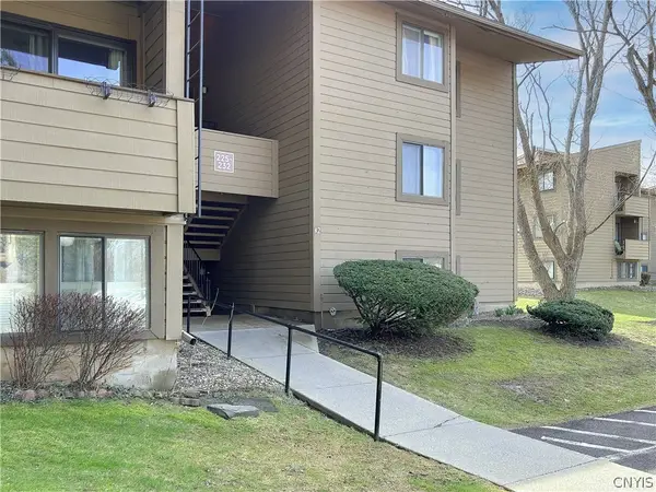 228 Watertree Drive, East Syracuse, NY 13057