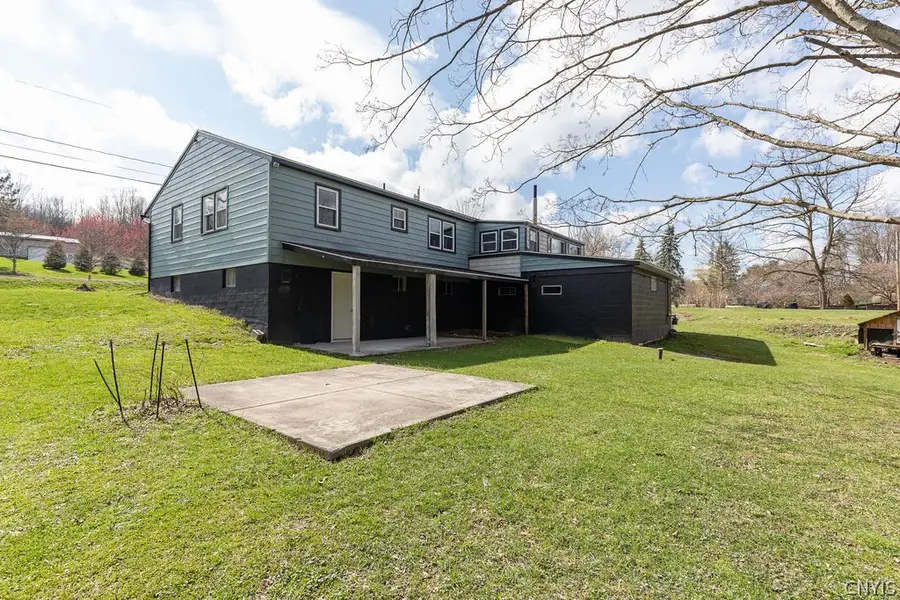 5960 Newport Road, Camillus, NY 13031 - #3