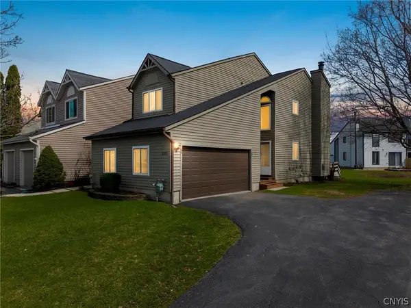 8243 Honeysuckle Drive, Liverpool, NY 13090