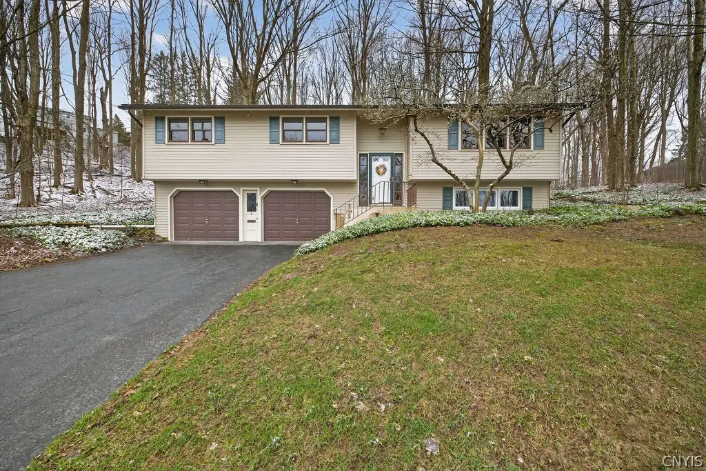 5 Camelot Circle, Syracuse, NY 13219 - #1