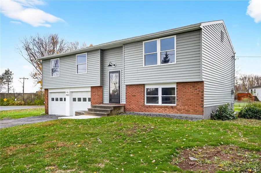 7923 Appleton Road, Cicero, NY 13039 - #2