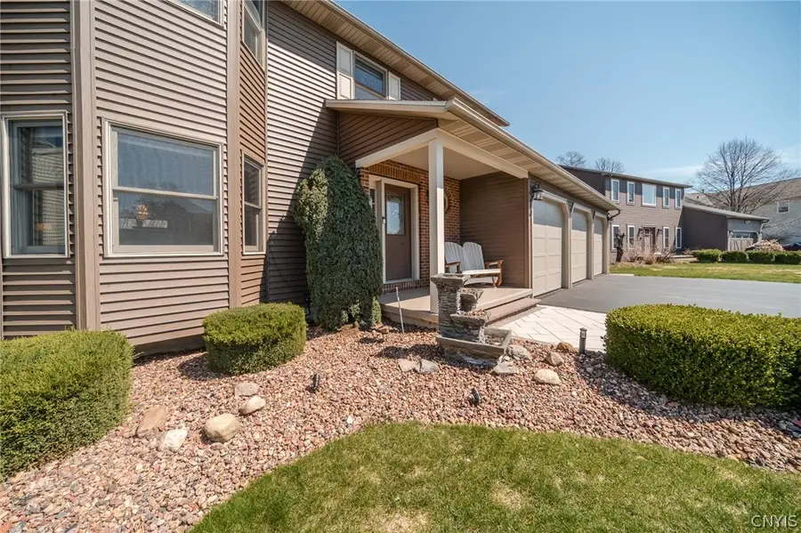 4320 Lazybrook Circle, Liverpool, NY 13088 - #2