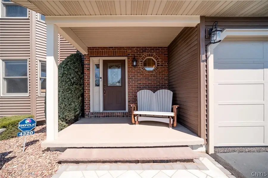 4320 Lazybrook Circle, Liverpool, NY 13088 - #3