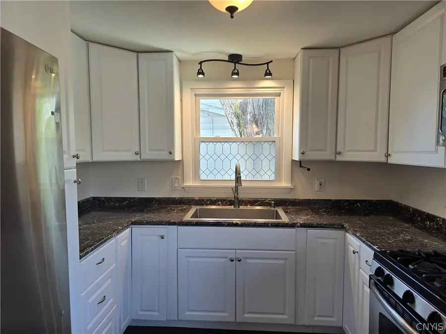 107 Harding Ave N, Liverpool, NY 13088 - #3