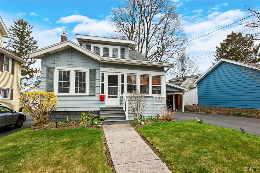 220 Roxford Road N, Syracuse, NY 13208 - #1