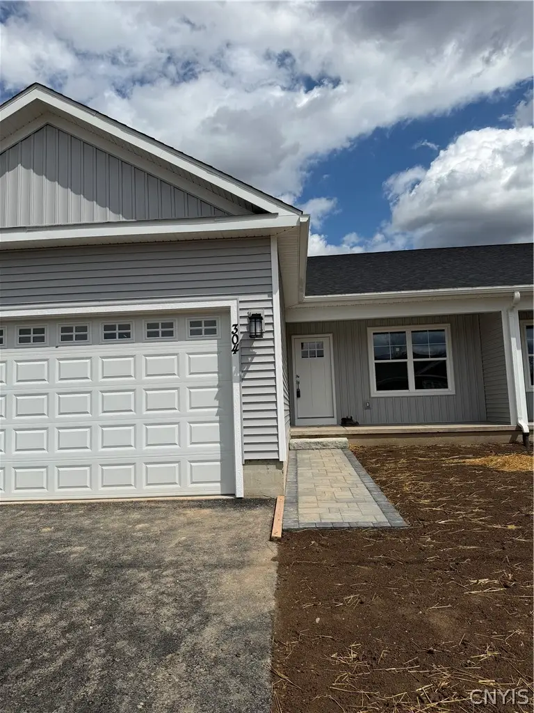 304 Nicks Way, Syracuse, NY 13209 - #1