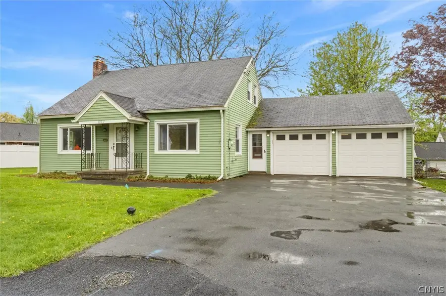 807 Second St, Liverpool, NY 13088 - #2