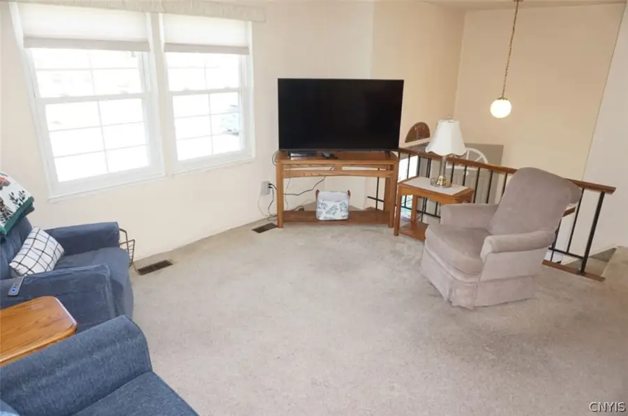 7436 Blumer Road, Liverpool, NY 13088 - #3