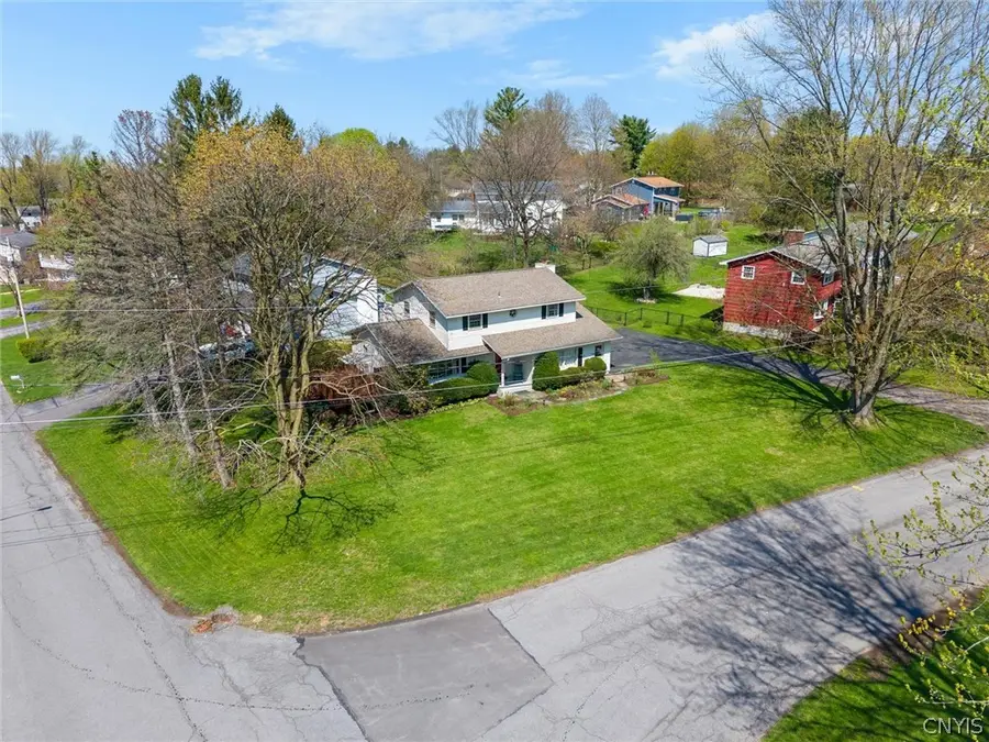 207 Thornton Circle S, Camillus, NY 13031 - #3