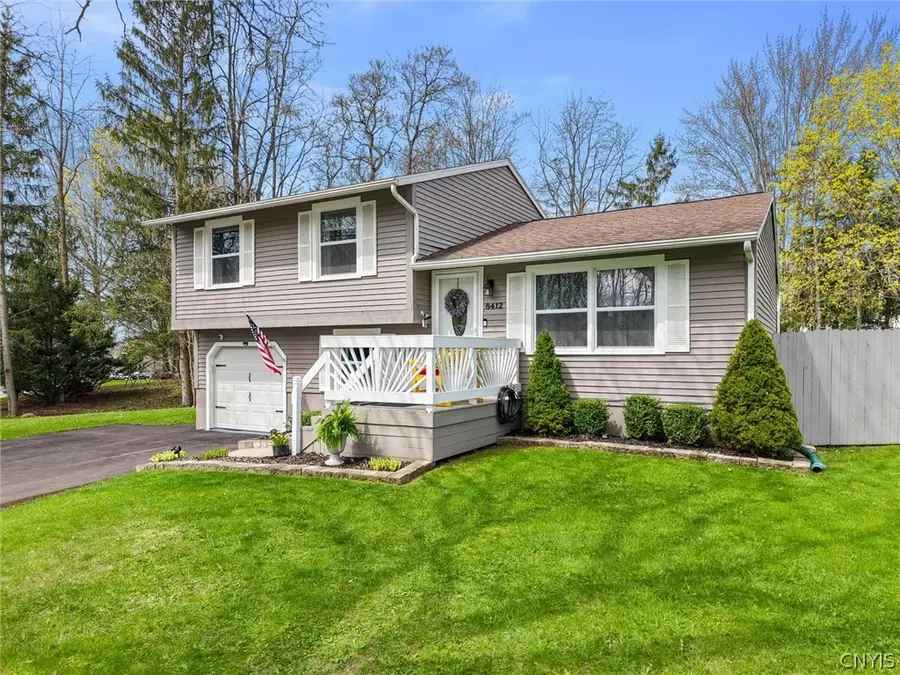 8412 Sextant Drive, Baldwinsville, NY 13027 - #3