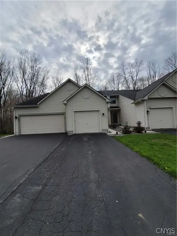 4233 Anguilla Drive, Liverpool, NY 13090