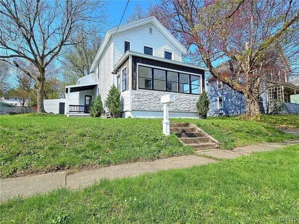 8 1st Street, Whitesboro, NY 13492