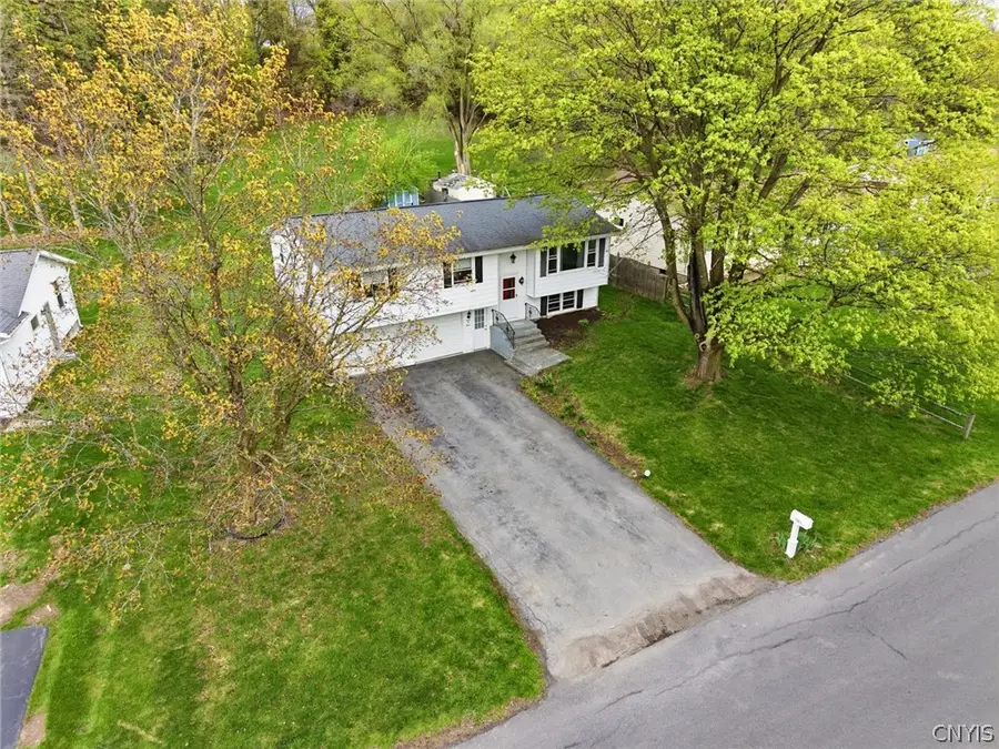 303 Crestwood Drive, Camillus, NY 13031 - #2