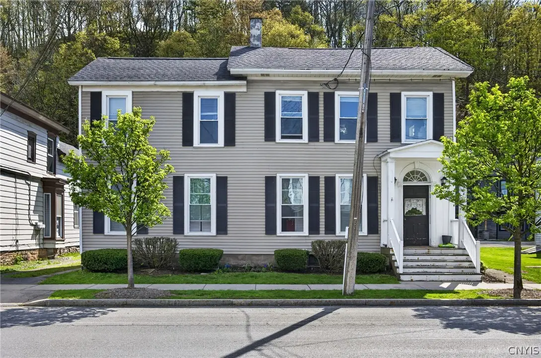 284 Genesee St, Chittenango, NY 13037 - #1