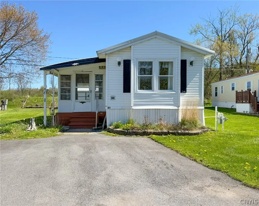 38 Pine Circle, Sauquoit, NY 13456 - #1