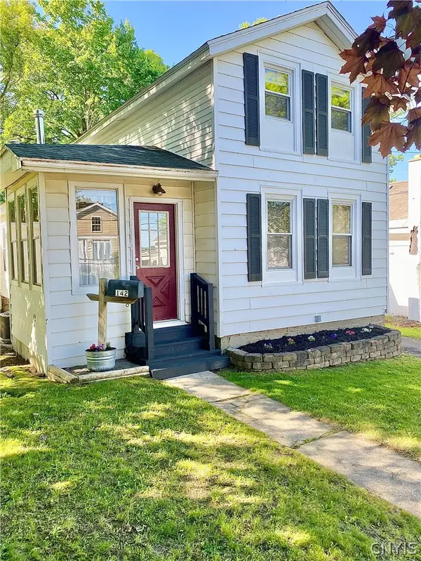 142 E Oneida Street, Oswego, NY 13126