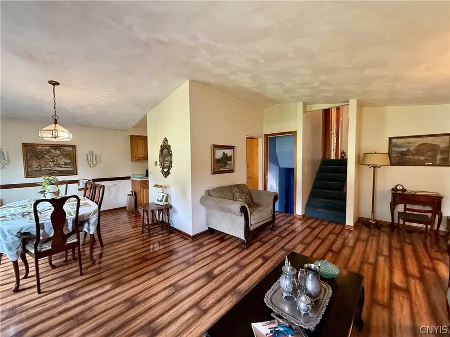 27 Meadowbrook Drive, New Hartford, NY 13413 - #3
