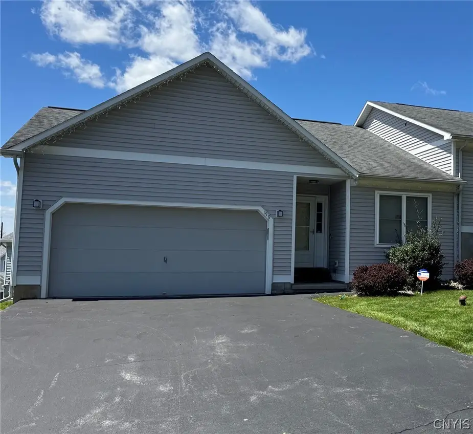 159 Timber Wolf Circle, Syracuse, NY 13209 - #1