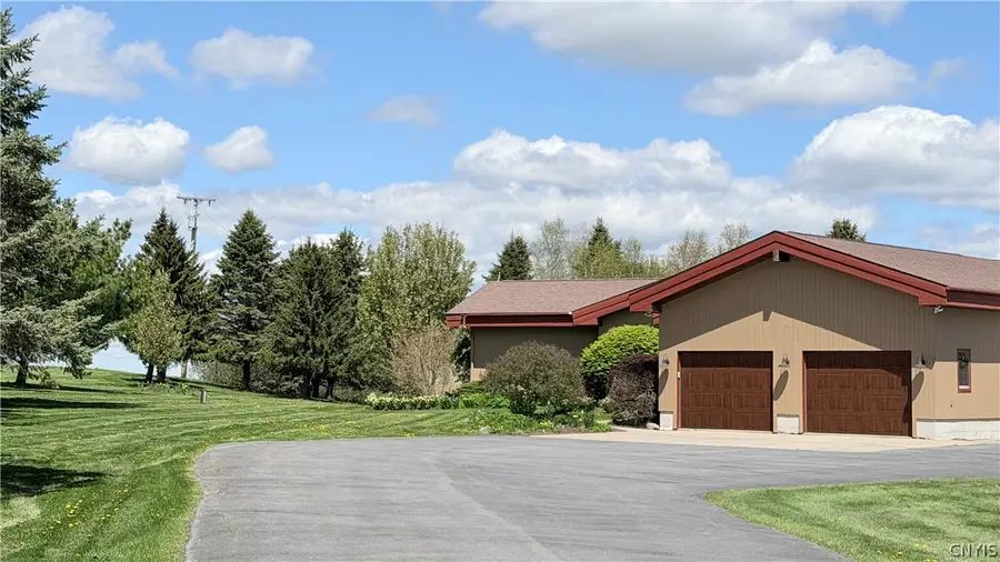 5601 Mack Rd, Skaneateles, NY 13152 - #3