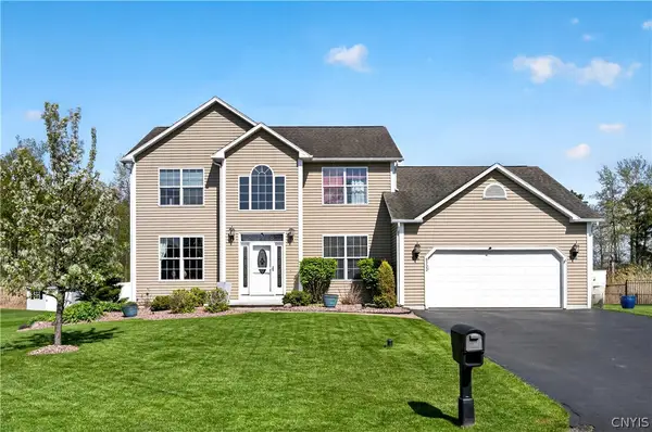 8322 Nates Ln, Cicero, NY 13039